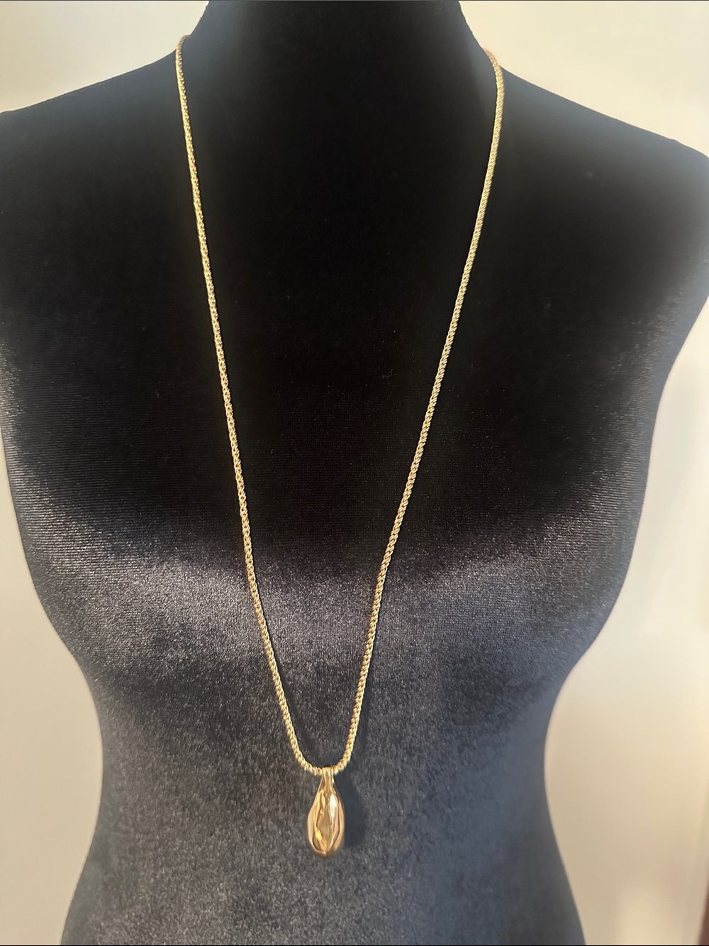 Talbots Polished Gold Teardrop Pendant Necklace